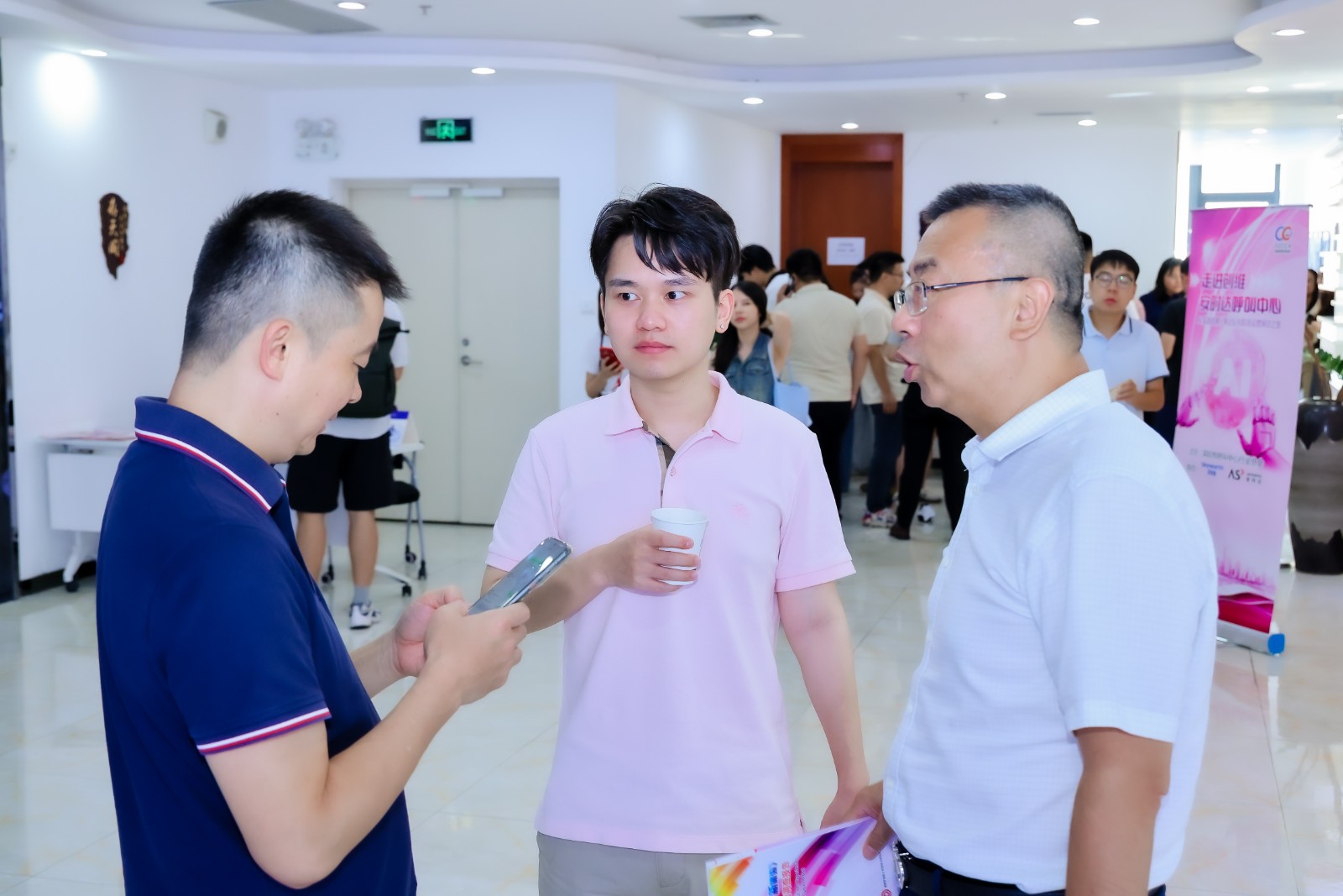 1761892243784030031.jpg 4HfFpTV8.jpg