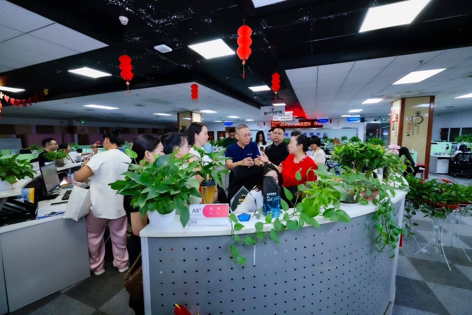 1761892311451056606.jpg RntvSWF.jpg