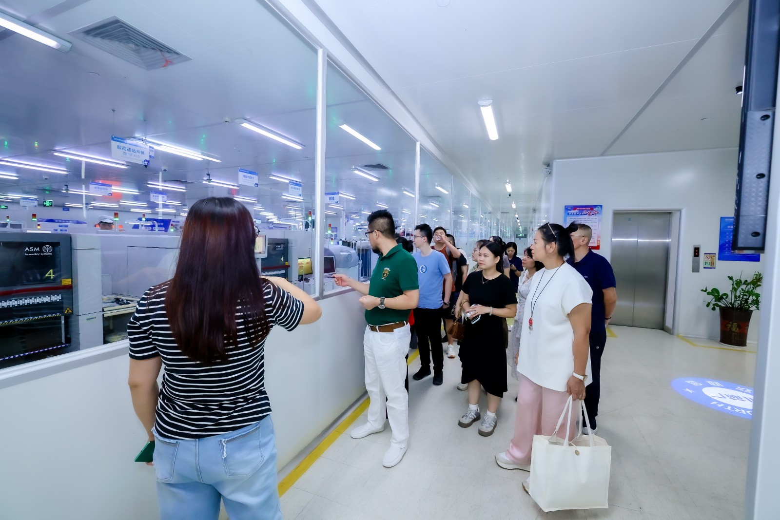 1761892408835090302.jpg 2bYmvkFH.jpg